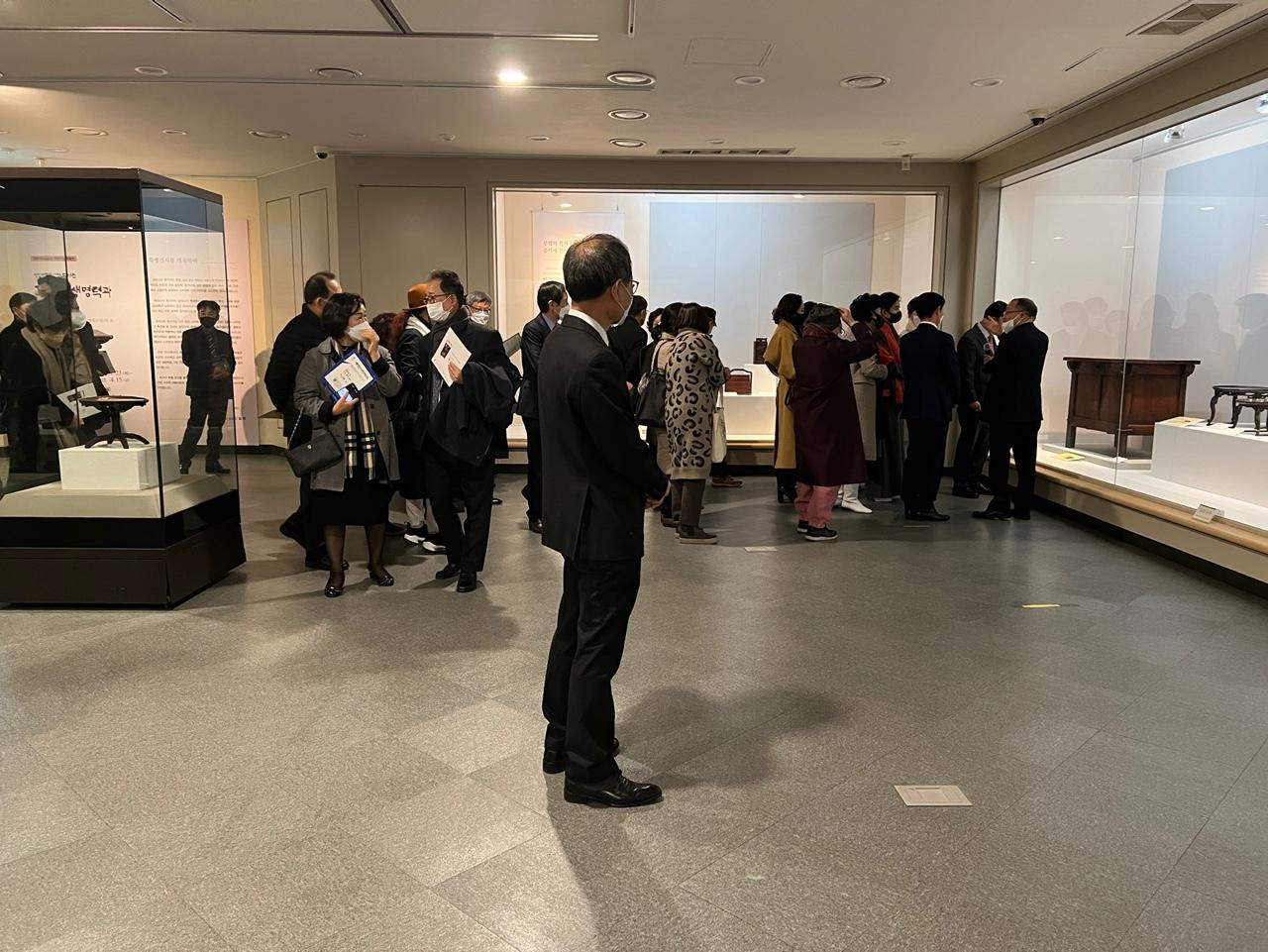 2021.11. 강인한생명력과미의세계.jpg 첨부 이미지