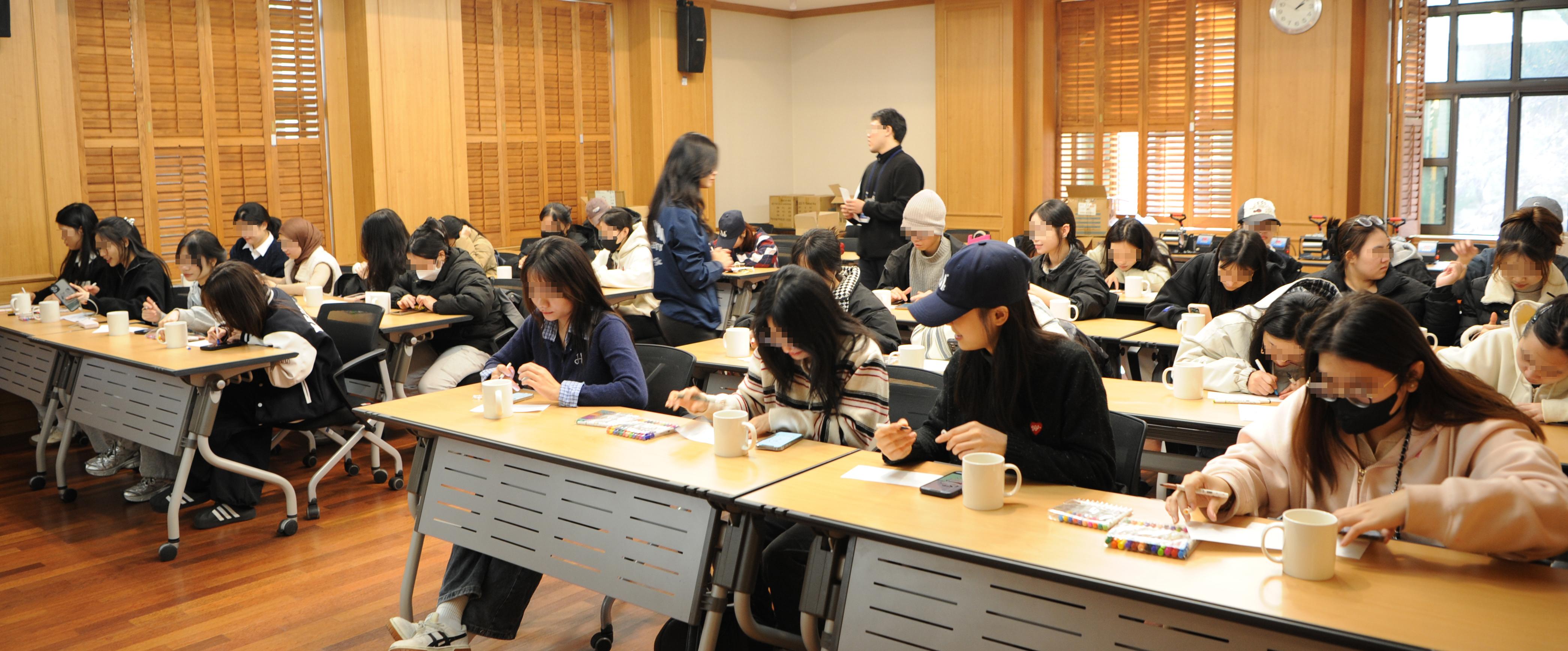 2025.11. K아트속동물, 머그에 담다2.jpg 첨부 이미지